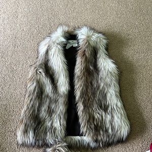children faux fur zip up vest